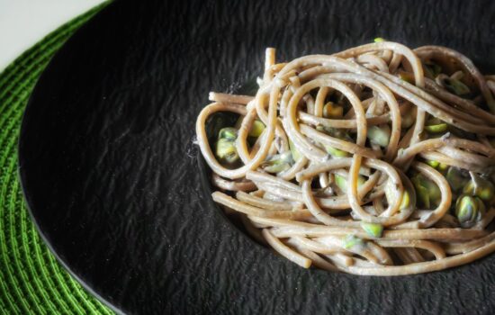 Spaghetti fave e pecorino
