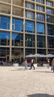 Un paio di giorni fa c’è stata l’inaugurazione del nuovissimo centro commerciale a Bolzano, il Waltherpark.
Pur non essendo amanti di questi luoghi, abbiamo fatto un salto a curiosare nella parte dedicata alla gastronomia…che merita davvero una carrellata per le tantissime proposte e tipologie di cibi che si possono trovare.
Un grazie ad Andy della pasticceria @achererpatisserie.blumen
per la sua simpatia e ospitalità e auguri per la nuova avventura !#WaltherParkBolzano  #AperturaWaltherPark #bolzano #bolzanobozen #altoadige #southtyrol #eatbolzano #bolzanolifestyle #bolzanoshopping #nuovocentrocommerciale